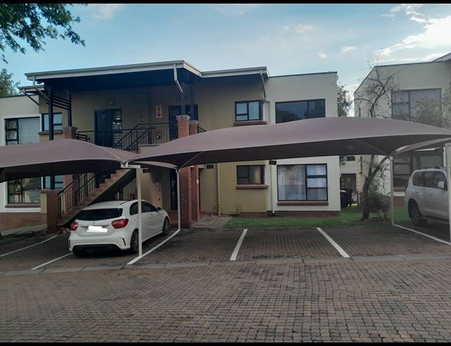 2 BEDROOM TOWNHOUSE FOR SALE IN GLENVISTA